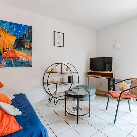 Villa Pavillon 3 Pièces Proche Avec Terrasse Et Parking Privé - Fr-1-409-185 *